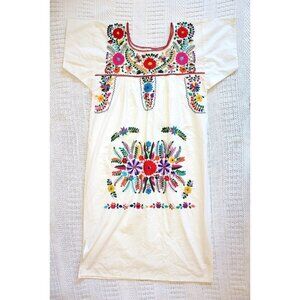 Embroidered Floral Mexican Dress Boho White Tunic Size M Hand Made Oaxacan